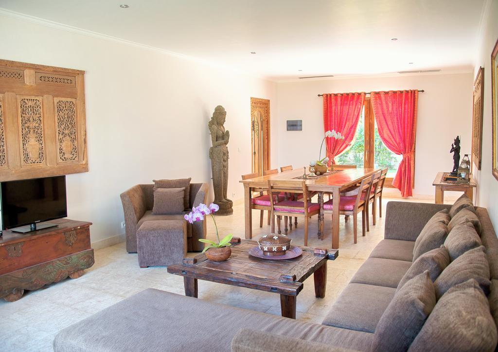 Villa Salema Jasri 외부 사진